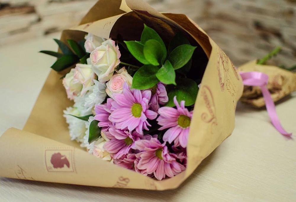 Букет цветов из: Розы и Хризантемы в Жирнове