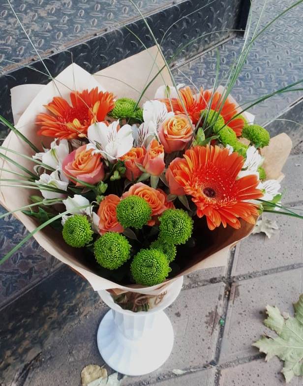Букет цветов из: Герберы, Хризантемы, Альстромерии и Розы в Жирнове