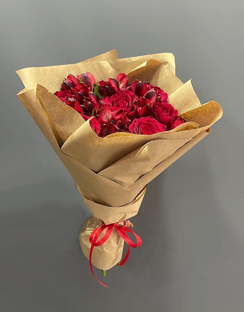 Букет цветов из: Альстромерии и Розы в Жирнове