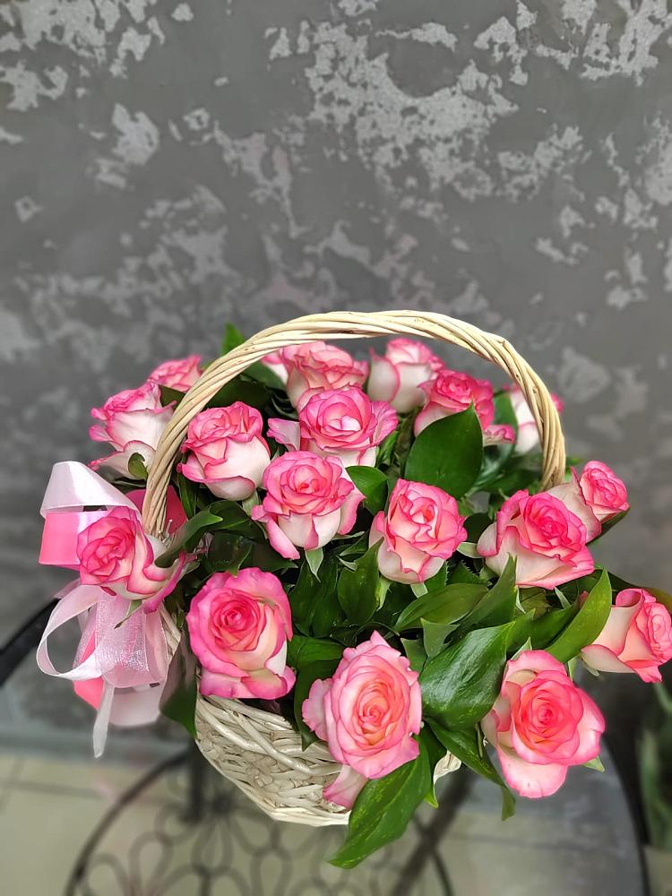 Цветочная композиция из Розы в корзине в Жирнове