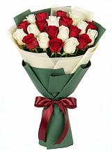 Букет Микс из красных и белых роз в Жирнове