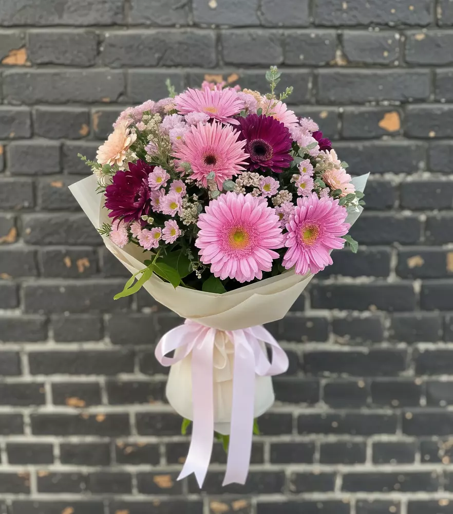 Букет цветов из: Герберы и Хризантемы в Жирнове