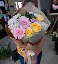 Букет цветов из:  Герберы, Розы и Хризантемы в Жирнове