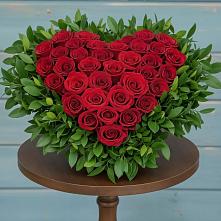 Цветочная композиция из Розы в виде сердца в Жирнове