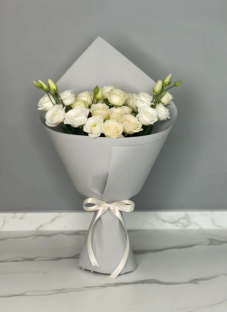 Букет цветов из: Розы и Лизиантусы в Жирнове