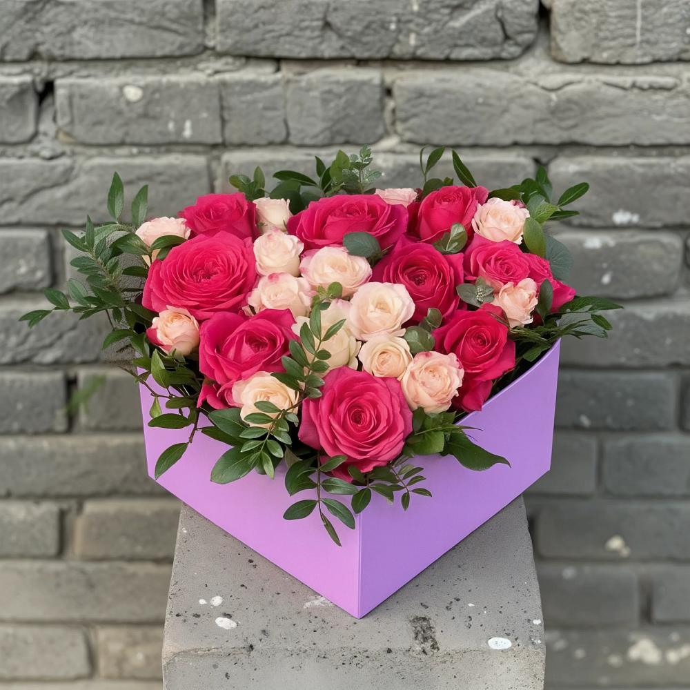 Цветочная композиция из Розы в коробке в Жирнове