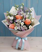 Букет цветов из:  Лизиантусы, Розы, Альстромерии и Гипсофила в Жирнове