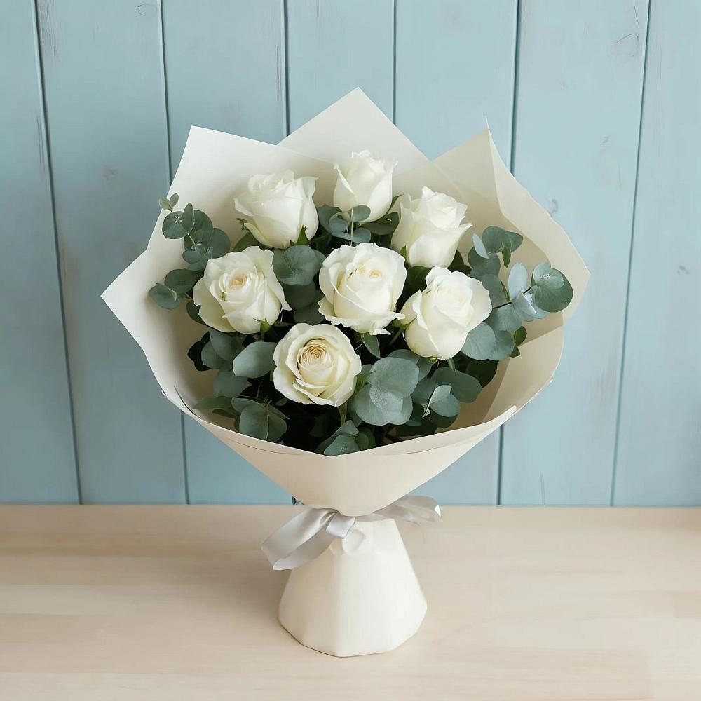 Букет Белые розы в Эвкалипте в Жирнове