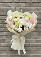 Букет цветов из:  Гвоздики, Розы, Лизиантусы и Хризантемы #REPLACE_PRED# Жирнове