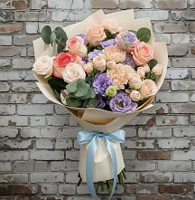 Букет цветов из:  Розы, Лизиантусы и Гвоздики #REPLACE_PRED# Жирнове